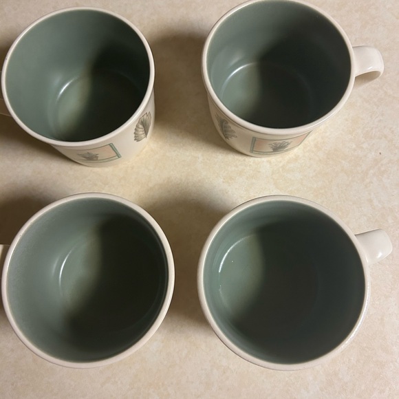 Pfaltzgraff Green and Cream Mug Set - Picture 2 of 4